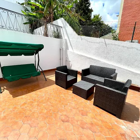Gasthof Double With Shared Bathroom G1 In Oeiras